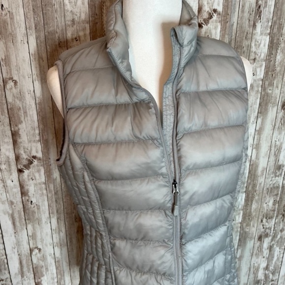 32* Degrees Heat Weatherproof 90% Down Vest size medium EUC - Picture 5 of 11